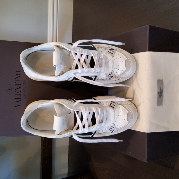VALENTINO WHITE/ BLACK LEATHER AND SUEDE SNEAKERS SIZE 42 - Picture 2 of 9